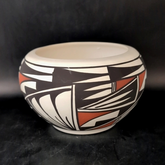 Original Genuine Native American Acoma Pottery Vase Bowl Pot Signed F/M Antonio - Picture 2 of 12